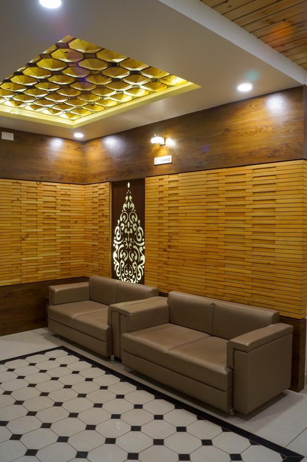 Hotel Midtown Vadodara Exterior foto